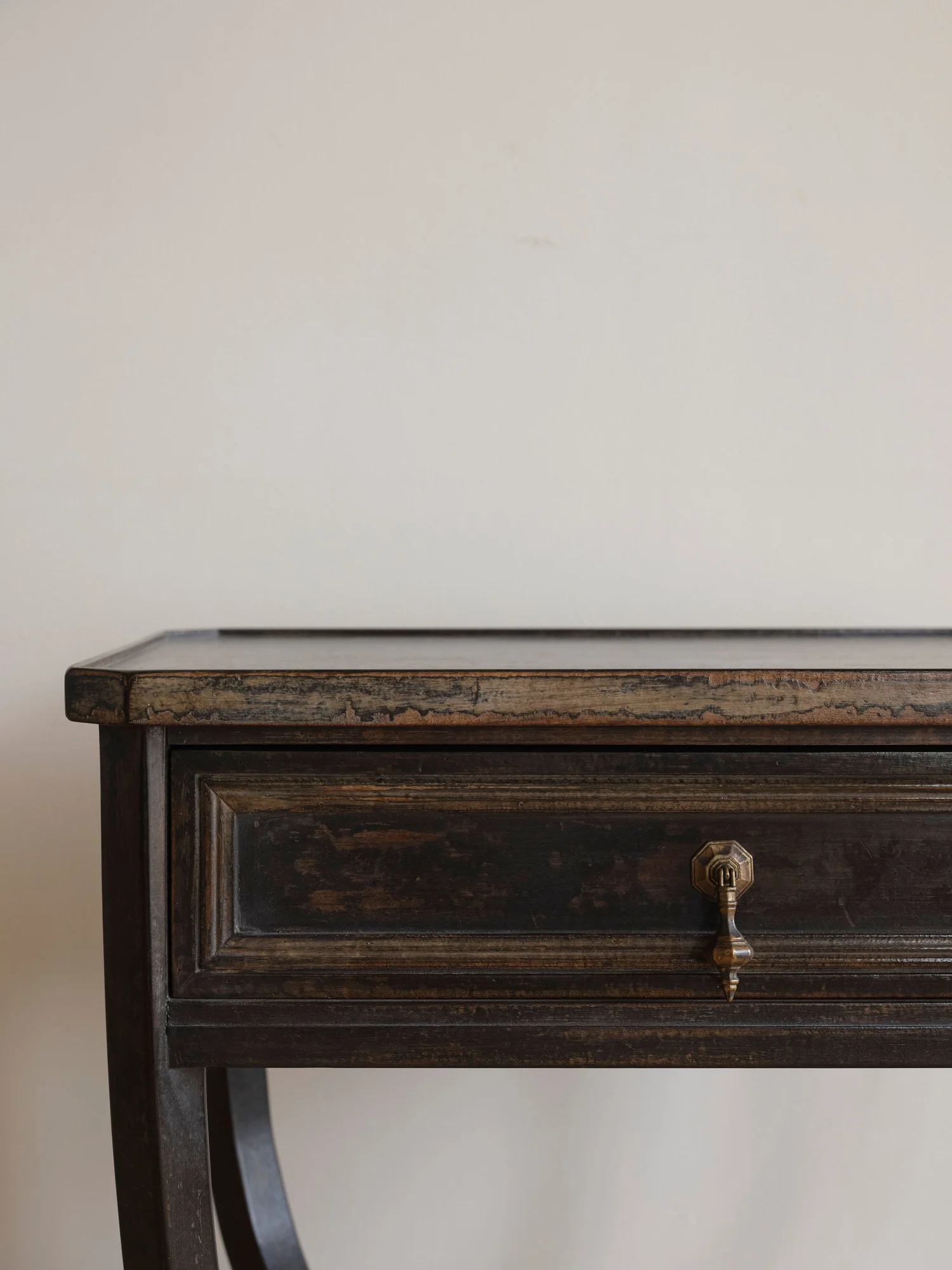 End Table, luxury furniture at SummerHouse, Ridgeland MS