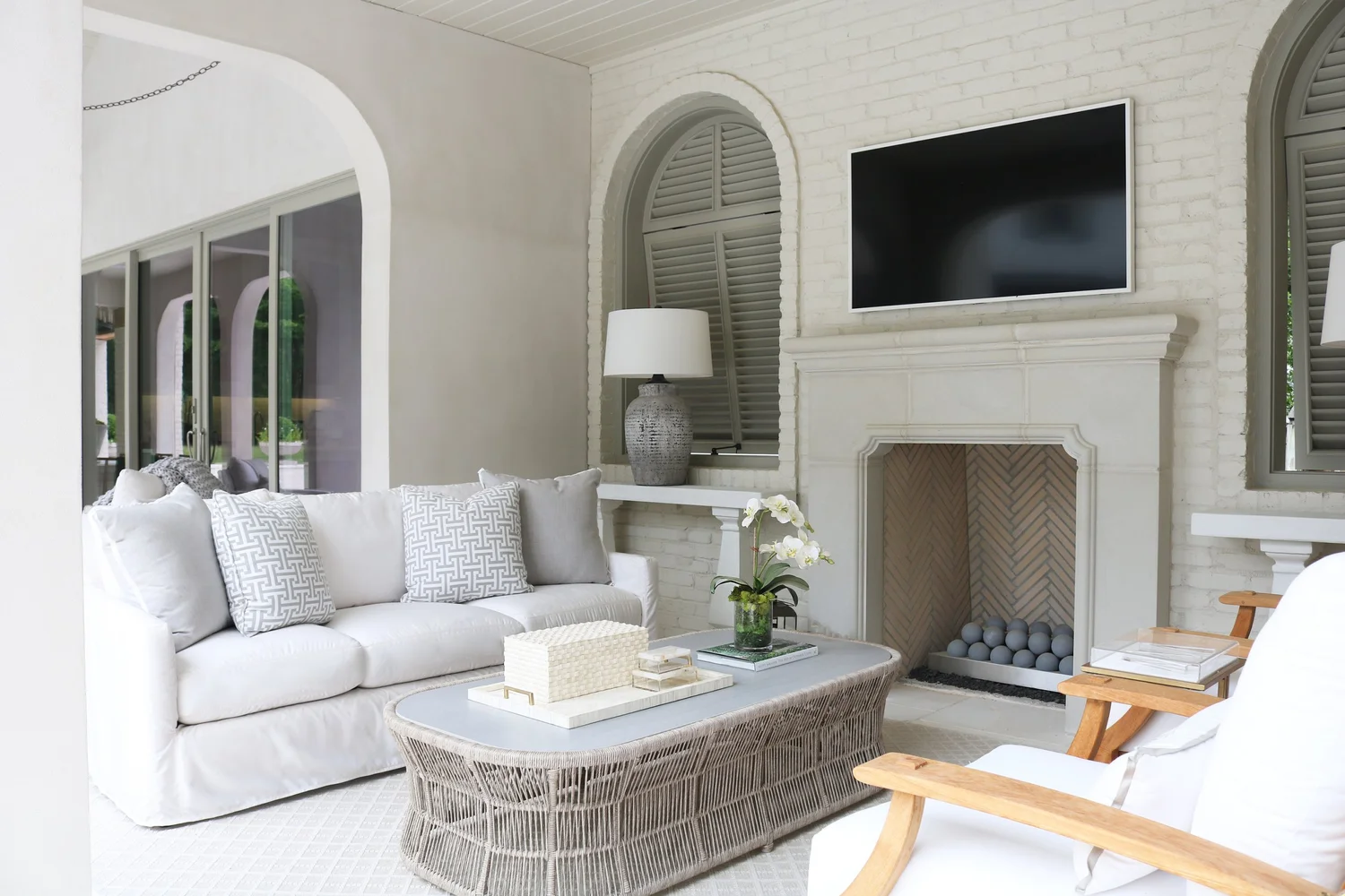 Montrose interior, photo 4