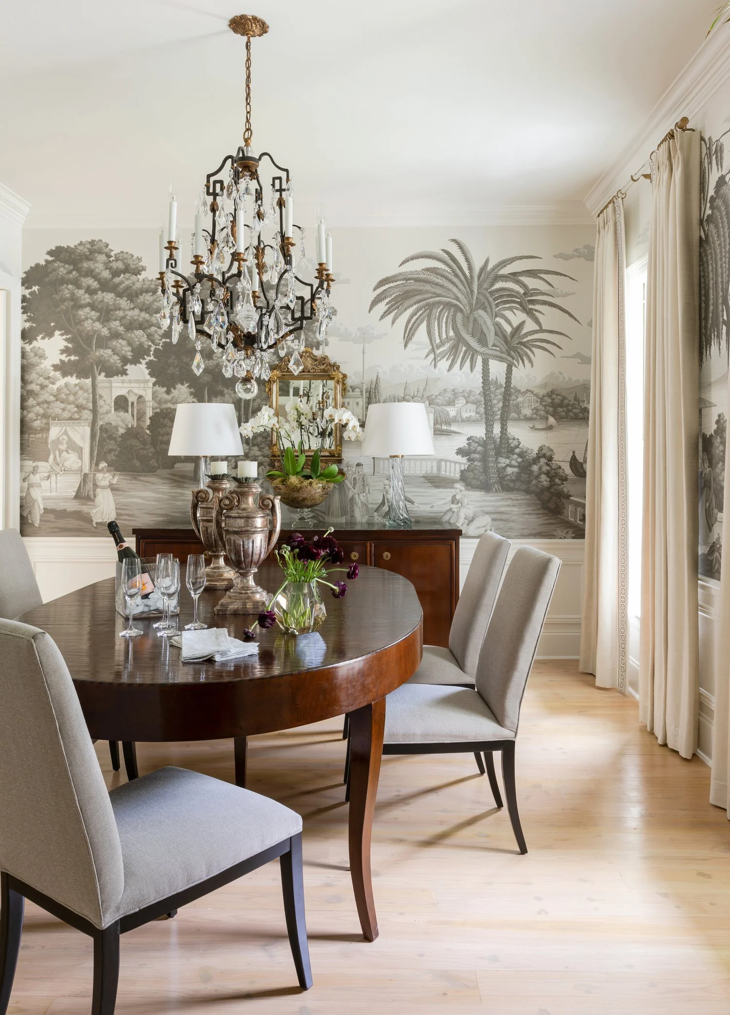 Lakeview interior, photo 2