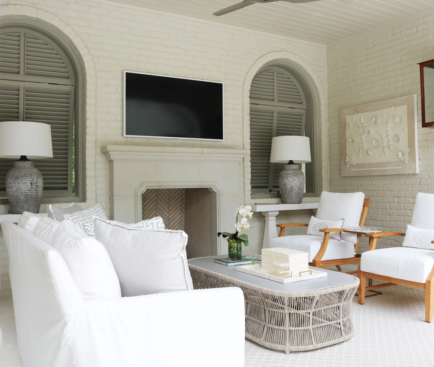 Montrose interior, photo 3